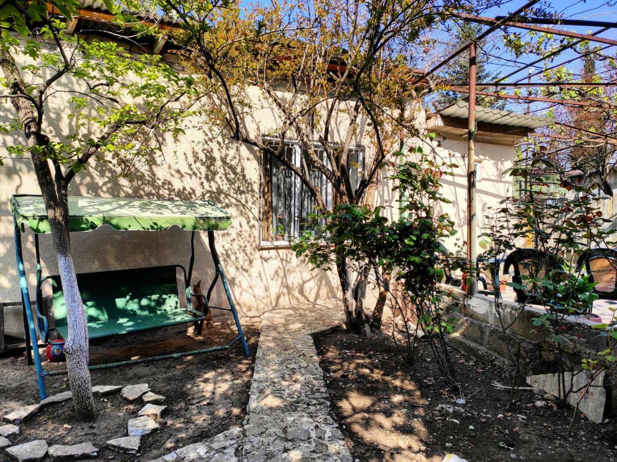 Guesthouse Ttt Tbilisi Esterno foto
