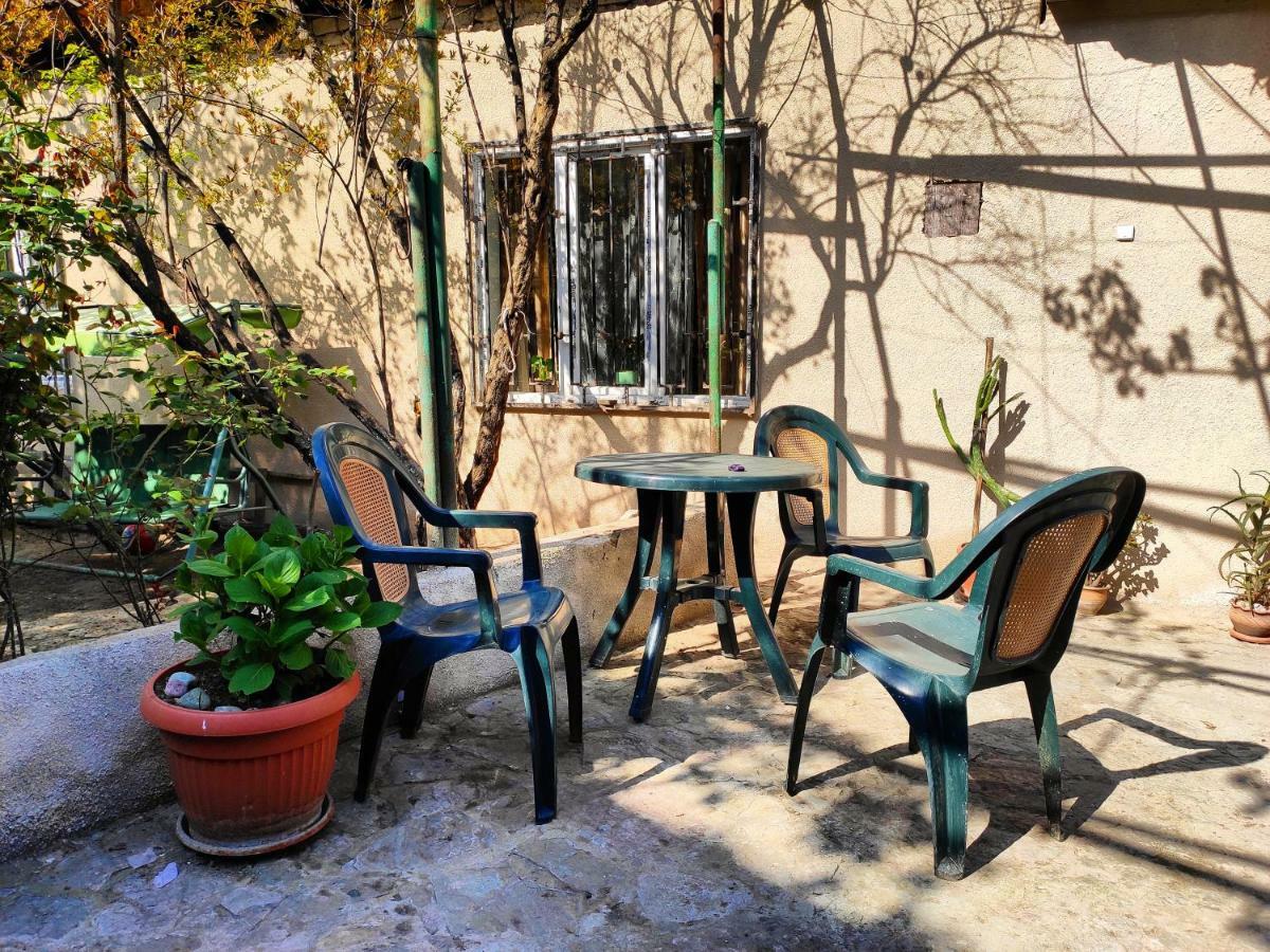Guesthouse Ttt Tbilisi Esterno foto